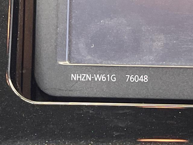 プリウスアルファ Ｓツーリングセレクション　禁煙車　純正ナビフルセグ　バックカメラ　ＬＥＤヘッド　純正１７インチＡＷ　スマートキー　オートエアコン　ＥＴＣ　Ｂｌｕｅｔｏｏｔｈ　ＬＥＤフォグ　革巻ステアリング　６スピーカー　ＤＶＤ再生（28枚目）