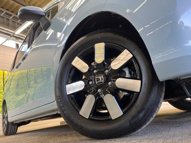 フリード エアー　ＥＸ　登録済未使用車　７人乗　ホンダセンシング　渋滞追従アダプティブクルーズ　パーキングセンサ　両側電動ドア　ＬＥＤヘッド　純正１５インチＡＷ　半革シート　シートヒーター　リアクーラー　革巻ステアリング（13枚目）