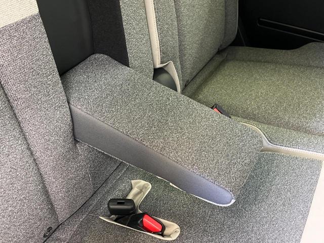 フリード エアー　ＥＸ　登録済未使用車　７人乗　ホンダセンシング　渋滞追従アダプティブクルーズ　パーキングセンサ　両側電動ドア　ＬＥＤヘッド　純正１５インチＡＷ　半革シート　シートヒーター　リアクーラー　革巻ステアリング（39枚目）