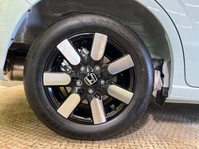 フリード エアー　ＥＸ　登録済未使用車　７人乗　ホンダセンシング　渋滞追従アダプティブクルーズ　パーキングセンサ　両側電動ドア　ＬＥＤヘッド　純正１５インチＡＷ　半革シート　シートヒーター　リアクーラー　革巻ステアリング（58枚目）