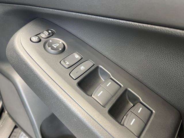 ヴェゼル ｅ：ＨＥＶ　Ｚ　禁煙車　純正８型ディスプレイオーディオ　バックカメラ　ホンダセンシング　渋滞追従アダプティブクルーズ　ハンズフリー電動バックドア　半革シート　シートヒーター　ＡｐｐｌｅＣａｒＰｌａｙ　ＥＴＣ（52枚目）