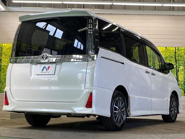 ヴォクシー ＺＳ　煌　禁煙車　ＢＩＧ－Ｘ９型ナビＴＶ　フリップダウンモニター　両側電動ドア　バックカメラ　ＬＥＤヘッド　純正１６インチＡＷ　スマートキー　デュアルオートエアコン　６スピーカー　ＥＴＣ　ＤＶＤ再生（17枚目）