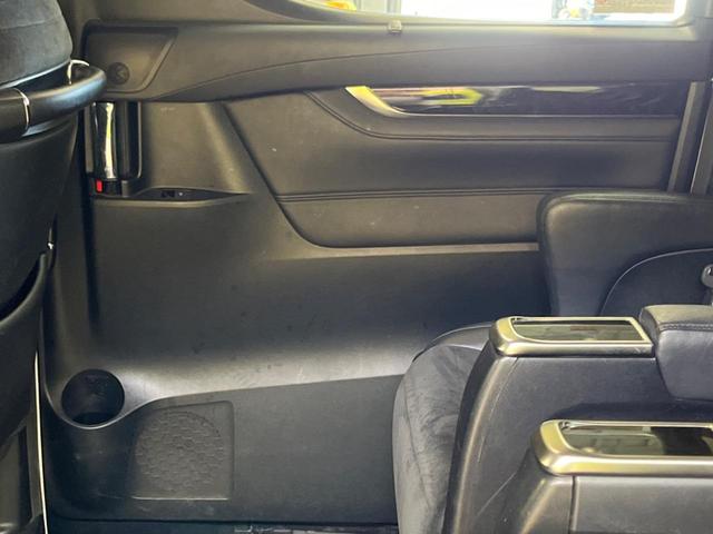 アルファード ２．５Ｓ　Ｃパッケージ　禁煙車　アルパインＢＩＧＸ１１型ナビ　後席モニター　バックカメラ　衝突被害軽減システム　両側電動ドア　電動リアゲート　ハーフレザーシート　全席パワーシート　ハンドルヒーター　ＬＥＤヘッド　ＥＴＣ（46枚目）
