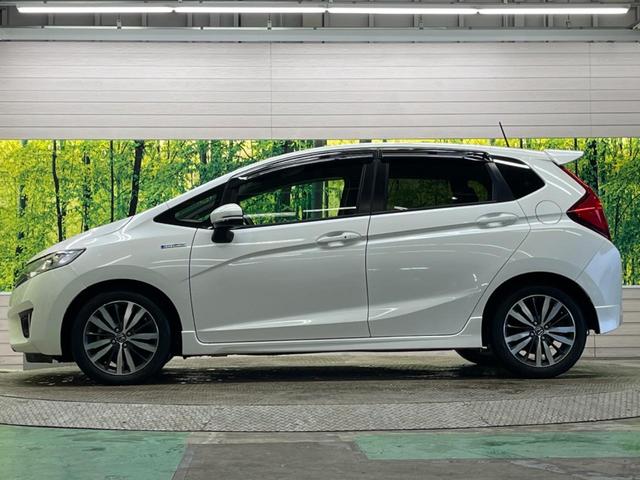 フィットハイブリッド Sパッケージ 禁煙車 メーカーナビフルセグ バックカメラ LEDヘッド 純正16インチAW 衝突被害軽減 ETC Bluetooth クルーズコントロール 革巻ステアリング パドルシフト スマートキー DVD再生(47枚目)