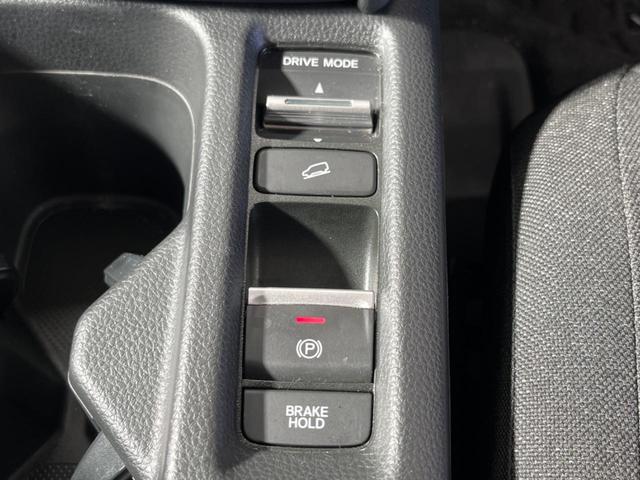 ヴェゼル ｅ：ＨＥＶ　Ｘ　禁煙車　９型コネクトナビＴＶ　バックカメラ　ホンダセンシング　渋滞追従アダプティブクルーズ　ＬＥＤヘッド　純正１６インチＡＷ　ＡｐｐｌｅＣａｒＰｌａｙ　ＥＴＣ２．０　パーキングセンサ　オートハイビーム（7枚目）