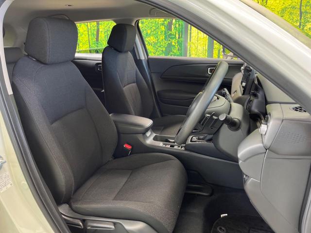 ヴェゼル ｅ：ＨＥＶ　Ｘ　禁煙車　９型コネクトナビＴＶ　バックカメラ　ホンダセンシング　渋滞追従アダプティブクルーズ　ＬＥＤヘッド　純正１６インチＡＷ　ＡｐｐｌｅＣａｒＰｌａｙ　ＥＴＣ２．０　パーキングセンサ　オートハイビーム（9枚目）