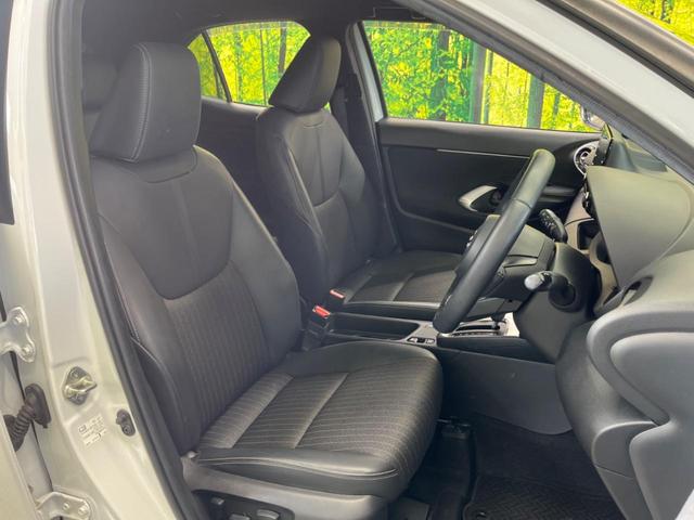 ヤリスクロス ハイブリッドＺ　禁煙車　全周囲カメラ　衝突被害軽減　８インチディスプレイ　レーダークルーズ　ブラインドスポットモニター　パワーシート　ドラレコ　コーナーセンサー　ＬＥＤヘッド　純正１８インチアルミ　オートハイビーム（8枚目）