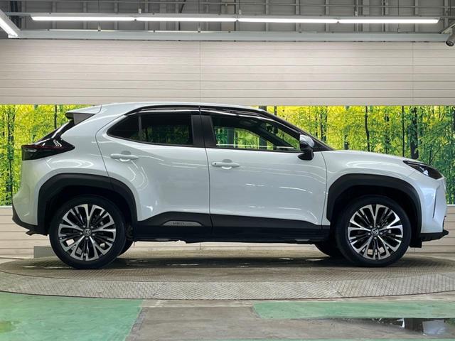 ヤリスクロス ハイブリッドＺ　禁煙車　全周囲カメラ　衝突被害軽減　８インチディスプレイ　レーダークルーズ　ブラインドスポットモニター　パワーシート　ドラレコ　コーナーセンサー　ＬＥＤヘッド　純正１８インチアルミ　オートハイビーム（26枚目）