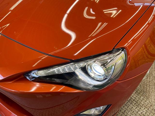 86 GTリミテッド モデリスタフルエアロ 純正ナビ バックカメラ 禁煙車 シートヒーター ハーフレザー パドルシフト 純正リアスポイラー HIDヘッド ETC 純正17インチアルミ スマートキー オートライト(12枚目)