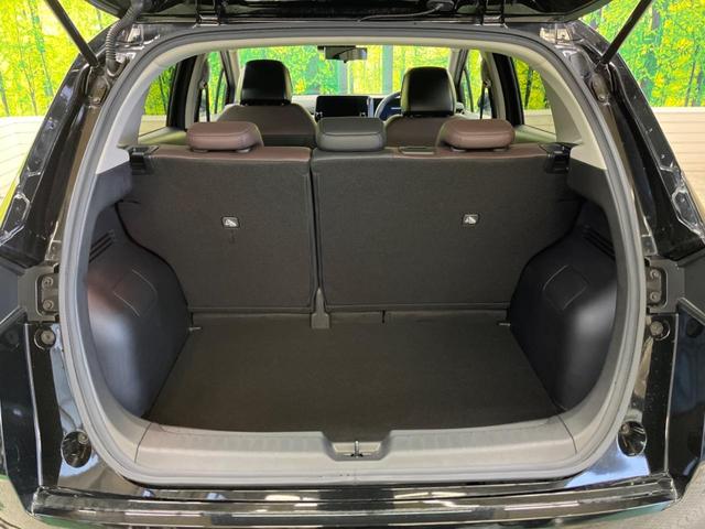 ���i�̂���������ʋ΁A���}���ɏ\���ȉ׎��X�y�[�X���m�ۂ��Ă���܂��B�Z�J���h�V�[�g��|���ƁA�傫�ȉו��̐ύڂ��\�ł���