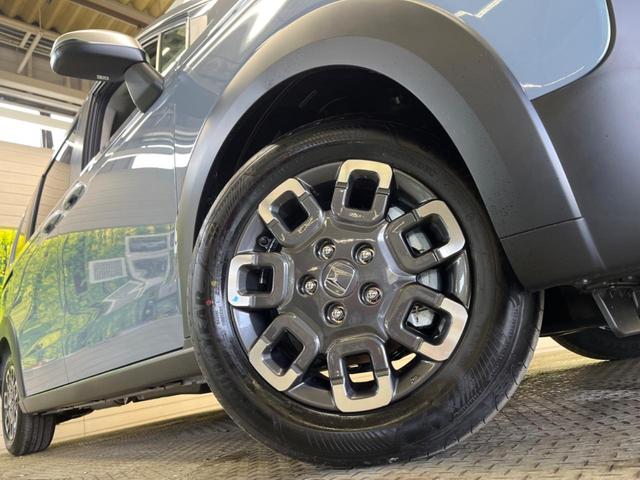 フリード e:HEVクロスター 登録済未使用車 6人乗 ホンダセンシング 両側電動ドア ナビ装着スペシャルPKG フルLEDヘッド 純正15インチAW 半革シート シートヒーター スマートキー オートエアコン リアクーラー(13枚目)