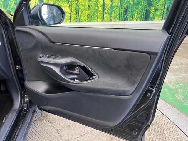 ヤリスクロス ハイブリッドＺ　アドベンチャー　禁煙車　純正８型ディスプレイ　パノラミックビューモニタ　セーフティセンス　ブラインドスポットモニタ　フルＬＥＤヘッド　純正１８インチＡＷ　ルーフレール　シートヒーター　パワーシート　ＥＴＣ（41枚目）