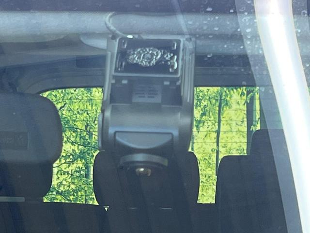 キューブ １５Ｇ　バックカメラ　禁煙車　ドラレコ　スマートキー　ＨＩＤヘッド　ＥＴＣ　純正１６インチアルミ　オートライト　オートエアコン　Ｂｌｕｅｔｏｏｔｈ　ＣＤ　ＤＶＤ再生　フルセグ（6枚目）