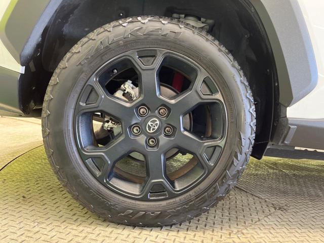 ＲＡＶ４ アドベンチャー　オフロードパッケージＩＩ　４ＷＤ　純正１０型ディスプレイオーディオ　バックカメラ　セーフティセンス　ドラレコ機能付きデジタルインナーミラー　レーダークルーズ　禁煙車　電動リアゲート　パワーシート　コーナーセンサー　ルーフレール（13枚目）