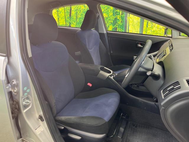 プリウス Ｓ　禁煙車　ナビフルセグ　バックカメラ　ＨＩＤヘッド　純正１５インチＡＷ　スマートキー　オートライト　オートエアコン　ＥＴＣ　６スピーカー　ステアリングリモコン　ＤＶＤ再生（8枚目）