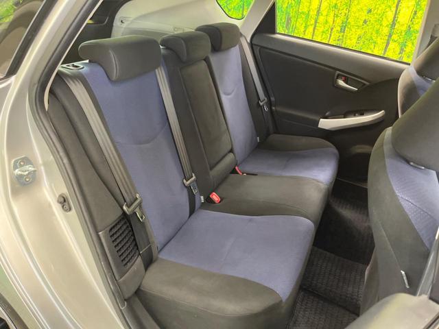 プリウス Ｓ　禁煙車　ナビフルセグ　バックカメラ　ＨＩＤヘッド　純正１５インチＡＷ　スマートキー　オートライト　オートエアコン　ＥＴＣ　６スピーカー　ステアリングリモコン　ＤＶＤ再生（9枚目）