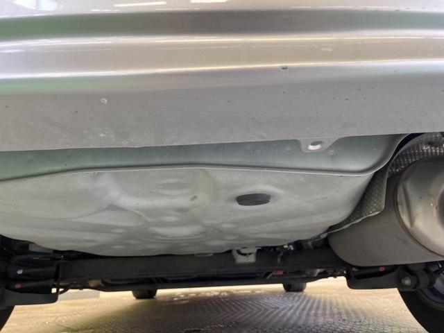 プリウス Ｓ　禁煙車　ナビフルセグ　バックカメラ　ＨＩＤヘッド　純正１５インチＡＷ　スマートキー　オートライト　オートエアコン　ＥＴＣ　６スピーカー　ステアリングリモコン　ＤＶＤ再生（19枚目）