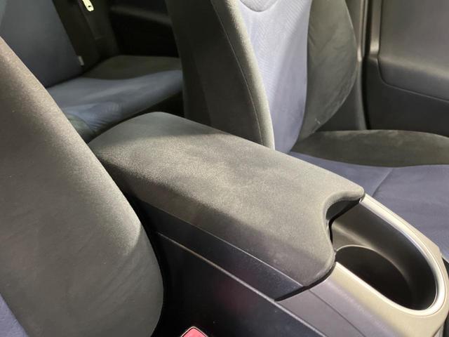 プリウス Ｓ　禁煙車　ナビフルセグ　バックカメラ　ＨＩＤヘッド　純正１５インチＡＷ　スマートキー　オートライト　オートエアコン　ＥＴＣ　６スピーカー　ステアリングリモコン　ＤＶＤ再生（28枚目）