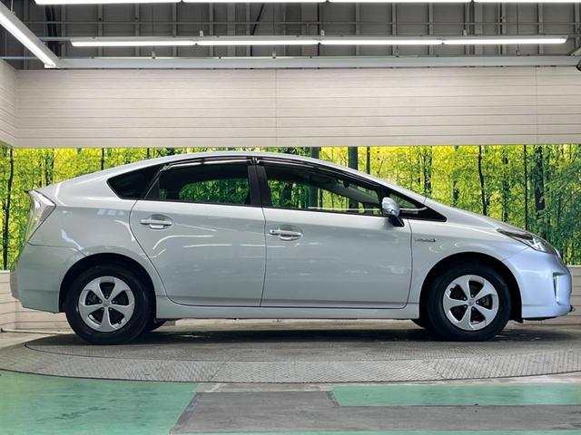 プリウス Ｓ　禁煙車　ナビフルセグ　バックカメラ　ＨＩＤヘッド　純正１５インチＡＷ　スマートキー　オートライト　オートエアコン　ＥＴＣ　６スピーカー　ステアリングリモコン　ＤＶＤ再生（49枚目）