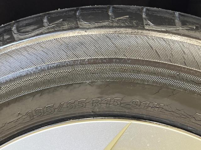 プリウス Ｓ　禁煙車　ナビフルセグ　バックカメラ　ＨＩＤヘッド　純正１５インチＡＷ　スマートキー　オートライト　オートエアコン　ＥＴＣ　６スピーカー　ステアリングリモコン　ＤＶＤ再生（56枚目）