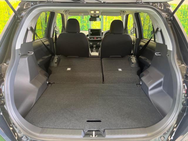 ���i�̂���������ʋ΁A���}���ɏ\���ȉ׎��X�y�[�X���m�ۂ��Ă���܂��B�Z�J���h�V�[�g��|���ƁA�傫�ȉו��̐ύڂ��\�ł���