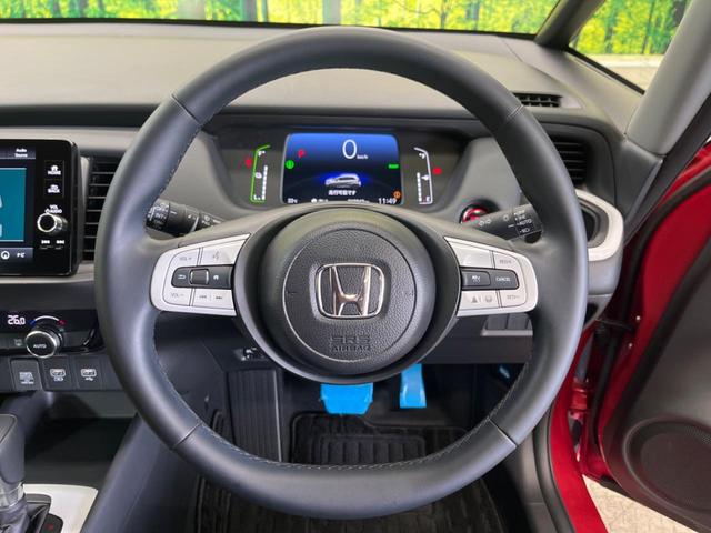 �y�z���_�Z���V���O�z���s���ɑO���̎ԗ�����F�����A�Փ˂������Ȏ��͌x��ƃu���[�L�ŏՓˉ���Ɣ�Q�y�����A�V�X�g�B�����S�Ƀh���C�u�����y���݂��������܂��B