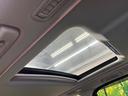 【ツインムーンルーフ】開放感たっぷりの希少装備、ムーンルーフが装着されています!車内に明かりを取り入れたり景色を楽しむ以外にも、車内の空気も簡単に換気できて快適です!