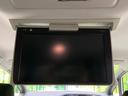 ヴォクシー ＺＳ　煌ＩＩ　禁煙車　純正９型ナビＴＶ　純正１２型後席モニター　両側電動ドア　バックカメラ　セーフティセンス　ＬＥＤヘッド　ＬＥＤフォグ　純正１６インチＡＷ　後席サンシェード　ＥＴＣ　前後個別再生　ＤＶＤ再生（4枚目）