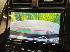 【バックカメラ】駐車時に後方がリアルタイム映像で確認できます。大型商業施設や立体駐車場での駐車時や、夜間のバック時に大活躍！運転スキルに関わらず、今や必須となった装備のひとつです！ 4