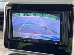 【バックカメラ】駐車時に後方がリアルタイム映像で確認できます。大型商業施設や立体駐車場での駐車時や、夜間のバック時に大活躍！運転スキルに関わらず、今や必須となった装備のひとつです！ 4