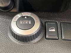 【パートタイム４ＷＤ】高い脱出性能を実現するパートタイム４ＷＤ。タフな路面も思いのままです。 5