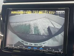 【バックカメラ】駐車時に後方がリアルタイム映像で確認できます。大型商業施設や立体駐車場での駐車時や、夜間のバック時に大活躍！運転スキルに関わらず、今や必須となった装備のひとつです！ 5