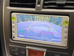 【バックカメラ】駐車時に後方がリアルタイム映像で確認できます。大型商業施設や立体駐車場での駐車時や、夜間のバック時に大活躍！運転スキルに関わらず、今や必須となった装備のひとつです！ 4