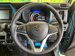 【スズキセーフティサポート装着車】デュアルカメラブレーキサポート・前後誤発進抑制・車線逸脱警報・ハイビームアシスト・先行車発進告知機能をセットで装備。予防安全技術が快適なドライブをアシストします。 4