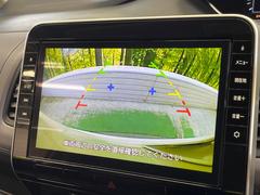 【バックカメラ】駐車時に後方がリアルタイム映像で確認できます。大型商業施設や立体駐車場での駐車時や、夜間のバック時に大活躍！運転スキルに関わらず、今や必須となった装備のひとつです！ 4