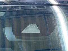 【トヨタセーフティセンス】走行中に前方の車両等を認識し、衝突しそうな時は警報とブレーキで衝突回避と被害軽減をアシスト。より安全にドライブをお楽しみいただけます。 6