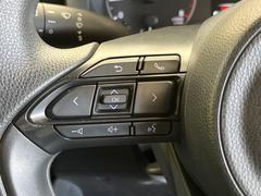 【ステアリングスイッチ】運転中、前方から目線をそらすことなく、オーディオ等の操作が可能な便利機能！安心＆快適なドライブを演出してくれます♪ 5