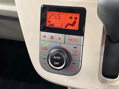 【オートエアコン】一度お好みの温度に設定すれば、車内の温度を検知し風量や温度を自動で調整。暑い…寒い…と何度もスイッチ操作をする必要はありません。快適な車内空間には必須の機能ですね♪ 7