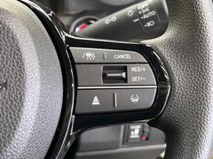 �ڥ����ץƥ��֥��롼������ȥ�����۹�®ƻϩ�Ǥ�Ĺ��Υ���Ԥ��ڤˡ�����ư��®�٤��ݤĥ��롼������ȥ����뤬�����ͷڸ������ƥ��Ϣ�Ȥ��������μ�ξ���Τ��Ƽִ֤��ݤĤ褦��®��Ĵ�ᤷ�Ƥ���ޤ����� 4