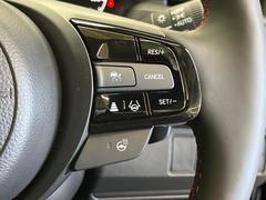 �ڥ����ץƥ��֥��롼������ȥ�����۹�®ƻϩ�Ǥ�Ĺ��Υ���Ԥ��ڤˡ�����ư��®�٤��ݤĥ��롼������ȥ����뤬�����ͷڸ������ƥ��Ϣ�Ȥ��������μ�ξ���Τ��Ƽִ֤��ݤĤ褦��®��Ĵ�ᤷ�Ƥ���ޤ����� 5