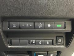 �ڥϥ󥺥ե꡼��ǽ�դ�ξ¦�ѥ���饤�ɥɥ��ۥ��饤�ɥɥ��β���­�������Ƥ��������ȡ���ưŪ�˥��饤�ɥɥ������Ĥ��ޤ�����ʪ��ξ�꤬�դ����ä����֤Ǥ⡢�ɥ��γ��Ĥ��Ǥ��ƤȤäƤ������� 7