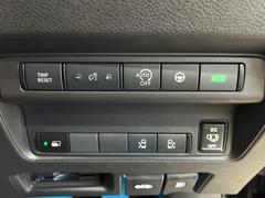 �ڥϥ󥺥ե꡼��ǽ�դ�ξ¦�ѥ���饤�ɥɥ��ۥ��饤�ɥɥ��β���­�������Ƥ��������ȡ���ưŪ�˥��饤�ɥɥ������Ĥ��ޤ�����ʪ��ξ�꤬�դ����ä����֤Ǥ⡢�ɥ��γ��Ĥ��Ǥ��ƤȤäƤ������� 5