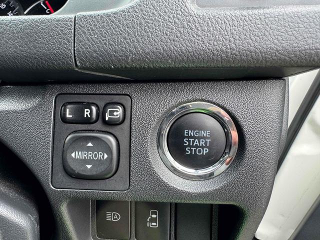 ハイエースワゴン ＧＬ　ナビ　バックカメラ　後席モニター　レーンアシスト　衝突被害軽減システム　電動スライドドア　イージークローザー　オートマチックハイビーム　オートライト　スマートキー　キー連動電動格納ミラー　社外アルミ（10枚目）