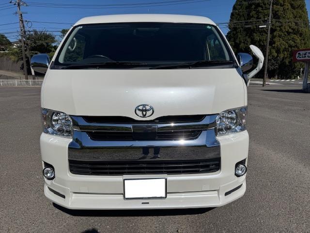 ハイエースワゴン ＧＬ　ナビ　バックカメラ　後席モニター　レーンアシスト　衝突被害軽減システム　電動スライドドア　イージークローザー　オートマチックハイビーム　オートライト　スマートキー　キー連動電動格納ミラー　社外アルミ（12枚目）