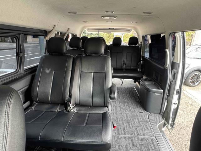 ハイエースワゴン ＧＬ　ナビ　バックカメラ　後席モニター　レーンアシスト　衝突被害軽減システム　電動スライドドア　イージークローザー　オートマチックハイビーム　オートライト　スマートキー　キー連動電動格納ミラー　社外アルミ（40枚目）