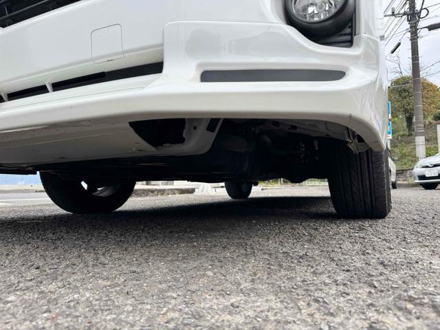 ハイエースワゴン ＧＬ　ナビ　バックカメラ　後席モニター　レーンアシスト　衝突被害軽減システム　電動スライドドア　イージークローザー　オートマチックハイビーム　オートライト　スマートキー　キー連動電動格納ミラー　社外アルミ（49枚目）