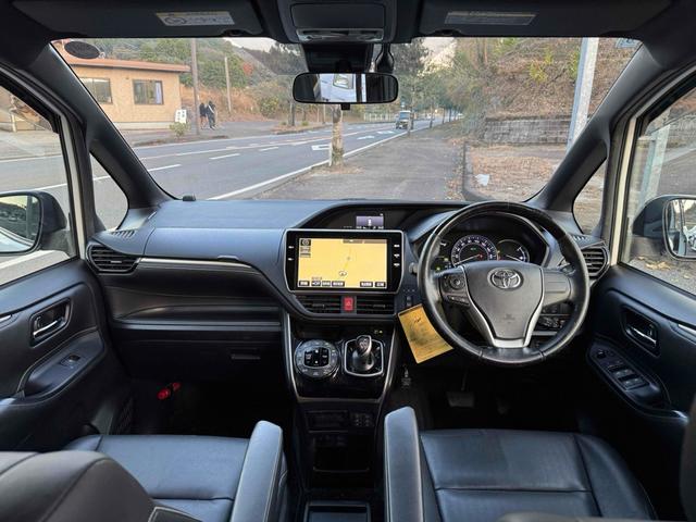 TOYOTA ESQUIRE HYBRID GI BLACK TAILORED