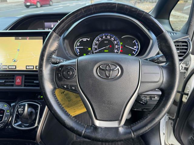 TOYOTA ESQUIRE HYBRID GI BLACK TAILORED