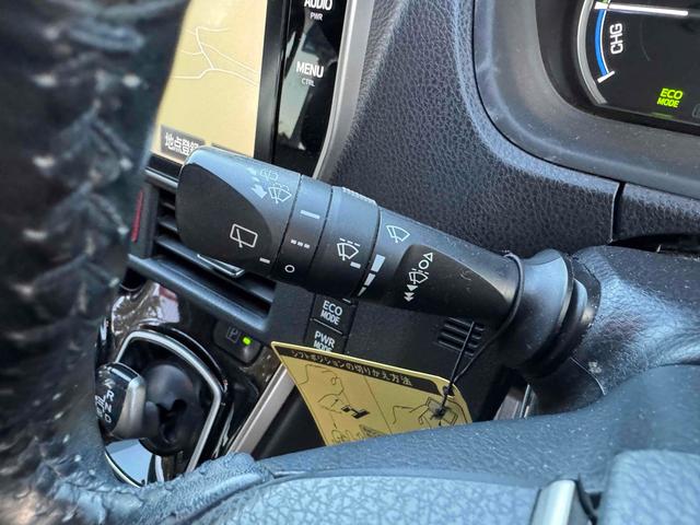 TOYOTA ESQUIRE HYBRID GI BLACK TAILORED