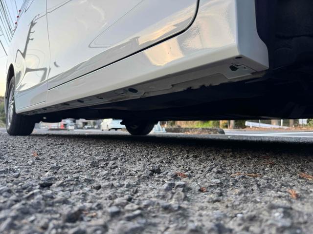 TOYOTA ESQUIRE HYBRID GI BLACK TAILORED